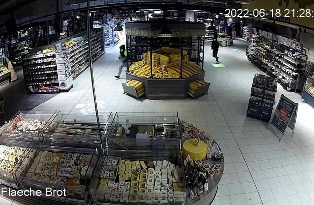 POL-VER: ++Polizei bittet um Mithilfe – Öffentlichkeitsfahndung nach schwerem Raub++